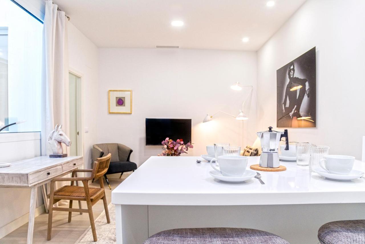 Genteel Home Feria Севиля Екстериор снимка