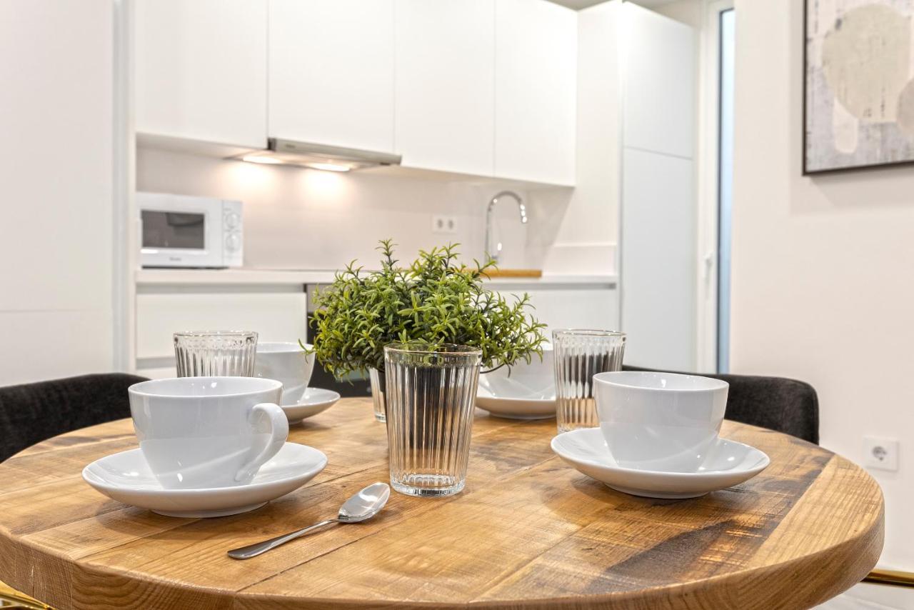 Genteel Home Feria Севиля Екстериор снимка
